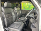 運転席シート廻りは使用感も少なく、良好な状態となっています。前オーナー様が丁寧に使っていたことがよくわかりますね。