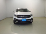 VWは小さな車も、大きな車も、平等です。クラスによって品質や安全性に差を付けない。ボディ剛性と精度、重厚なドアの音はどの車種も共通です。是非一度体感してみて下さい。