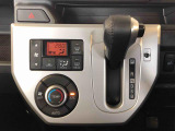 温度を設定すれば、自動で車内の温度管理をしてくれる優れものです♪ATミッションで運転楽々