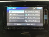 ナビゲーションはフルセグTV対応のGathers純正メモリーナビを搭載しています。Bluetoothオーディオ機能がありますので、スマートフォンなどの音楽も再生できます。