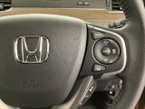 ハンドルにHondaセンシング系のクルーズコントロールやレーンキープアシストなどのスイッチが装備されています。ハンドルから手を離さず安全に操作できます。