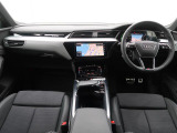 “Audi自動車保険プレミアム” 充実した自動車保険とさまざまの特約やサービス内容でAudiオーナーにふさわしいサポートをご用意。アウディだけのプレミアムサービス「Audiプレミアムケア」を無償で付帯