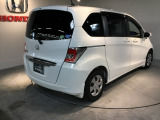 スライドドアなら狭い駐車場でもドアをぶつける心配がありません。ステップが低く乗り降りもしやすいです。