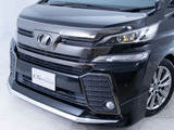 ★展示前点検実施★特殊な機材も用いて、前車点検を実施しております!
