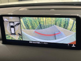 【360°ビューモニター】専用のカメラにより、上から見下ろしたような視点で360度クルマの周囲を確認することができます☆死角部分も確認しやすく、狭い場所での切り返しや駐車もスムーズに行えます。