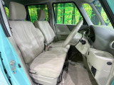 運転席シート廻りは使用感も少なく、良好な状態となっています。丁寧に使われていたことがよくわかりますね。