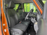 運転席シート廻りは使用感も少なく、良好な状態となっています。前オーナー様が丁寧に使っていたことがよくわかりますね。
