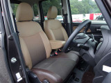 【運転席】最適なドライビングポジションで操作性を向上!長時間運転の疲れを軽減します。