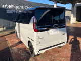 フロントだけでなく、バックソナーも付いてるので駐車時もバッチリ補助してくれます(*^^*)