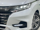 【LEDヘッドライト】悪天候や夜間走行時も良好な視界を確保し安心して運転できる高輝度LEDヘッドライトを装備!点灯速度が早く、消費電力も抑えられています。