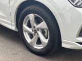 18インチ純正アルミホイール装備 全車両に標準装備の純正アルミホイールは、純正ならではのバランスの良いデザインと、走行安定性をお楽しみ頂けます。