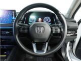 【Honda SENSING】 カメラ等装置で精度の高い検知能力を発揮、安全運転を支援します。ステアリング上のコントローラーに注目!