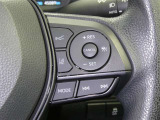 【レーダークルーズコントロール】(全車速追従機能付)付きです。車速に応じて追従支援してくれるので、ロングドライブも快適です。詳細は販売店スタッフまでおたずねください。