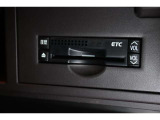 すっきりとインストールされた純正ビルトインETC。見た目もさることながら実用性も充分です。