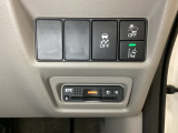 Hondaセンシング用の、VSA解除とレーンキープアシストシステムのメインスイッチなどはハンドルの右側に装備しています。その下にETCがついています。高速道路の料金所の通過も楽々です。