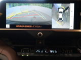 【パノラミックビューモニター】専用のカメラにより、上から見下ろしたような視点で360度クルマの周囲を確認することができます☆死角部分も確認しやすく、狭い場所での切り返しや駐車もスムーズに行えます。