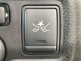 【エマージェンシーブレーキ】走行中に前方の車両等を認識し、衝突しそうな時は警報とブレーキで衝突回避と被害軽減をアシスト。より安全にドライブをお楽しみいただけます。