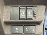 両側電動スライドドアを装備!荷物で手が塞がる時など簡単にドアの開閉ができます!