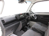 中古車は一物一価、同じようなお車でも、整備状況、外内装の状態など様々です。