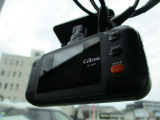 映像と音声で運転を記録してくれるので万が一の時にも安心です。