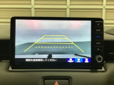 バックでの車庫入れも安心です! リアカメラが付いているバックモニター付のナビを装備しております。操作線もついており距離感も画面から確認できます。
