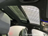 パノラミックルーフで明るい車内と開放感あるドライブをお楽しみいただけます。