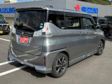 店舗間での在庫車両の移動がございます。直接ご来店の際は、一度お電話をいただければスムーズにご案内をさせていただきます。