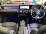 納車前整備も大きなポイントです。メルセデス・ベンツの定める厳しい基準をクリアしたお車のみご案内しております。さらにご安心して頂けるように納車整備はメーカー規定に基づき自社工場にて入念に行っております。
