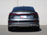 Audi Approved大阪南は正規ディーラーであることはもちろんのこと、保険代理店でもあります。セールススタッフは保険の有資格者ですので保険のご相談もお任せください。