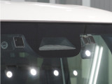 運転する人も、そうでない人も、家族みんなが安心して、自由にお出かけできる生活をサポートする先進機能。