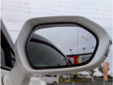 ★自社整備認証工場完備★常時2級整備士の資格を持ったスタッフがおりますので、ご購入後の車検、メンテナンス等のアフターフォローも新車王国にお任せください。