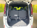 普段のお買い物や通勤、送迎等に十分な荷室スペースを確保しております。セカンドシートを倒すと、大きな荷物の積載も可能です♪