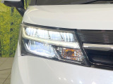 【LEDヘッドライト】悪天候や夜間走行時も良好な視界を確保し安心して運転できる高輝度LEDヘッドライトを装備!点灯速度が早く、消費電力も抑えられています。