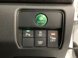 ハンドルの右側には安全装備の、CMBSとVSA(ABS+TCS+横滑り抑制)の解除スイッチがついています。燃費に役立つECONボタンもここです。