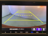 バックでの車庫入れも安心です! リアカメラが付いているバックモニター付のナビを装備しております。操作線もついており距離感も画面から確認できます。