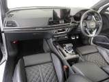 Audiのインテリアはエクステリア同様、優れたデザイン性とクオリティ、そして機能性を兼ね備えております。