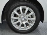 アルミホイール装着車です!これで足元まわりもおしゃれにきまります!