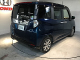 エンジン・ミッション等の主要機関から車内の快適装備、オイル等の消耗品に至るまで、国家整備士が点検整備を行います。