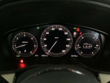 マツダの液晶メーターはドライバーに安心感と快適性を提供し、より安全で楽しい運転をサポートします。
