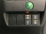 VSA(ABS+TCS+横滑り抑制)解除スイッチなどはハンドルの右側に装備しています。燃費に役立つECONボタンもここです。