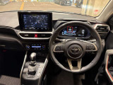 このハンドルを握った時に、車を所有している優越感を味わえますね