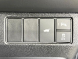 【パワーバックドア】スマートキーや運転席のボタンを押すだけでリアゲートが自動で開閉します!荷物を持っている時や、高い位置にあるバックドアを閉める際に便利な機能です♪