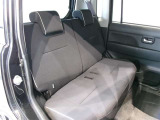 ゆとりある広々とした車内空間は、ドライブを始め買い物やレジャーなど、幅広く活躍します。一人でもみんなとでもお出かけを楽しみましょう!