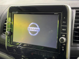 【大画面ナビ】人気の大型9インチナビを装備。存在感のある大画面はインパクト大!ナビ利用時のマップ表示は見やすく、テレビやDVDは臨場感がアップ!いつものドライブがグッと楽しくなります♪
