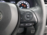 レーダークルーズコントロール作動時に車線維持に必要な運転操作の支援を行う「レーントレーシングアシスト(LTA)」を搭載しています。