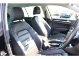 (パワーシート)運転席にはメモリー機能付きパワーシートが装備されます。3パターン記憶させる事ができ、誰かが乗った跡でもすぐに自分のポジションに戻す事が出来ます!