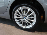 長期にわたる保証を実現。安心の無償保証。2年間のBMWプレミアムセレクション保証と延長保証(別途費用)を合わせて最大4年間の保証。万一の故障に長期間備えることができ、ご安心してお乗り頂けます。