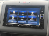 インテリアに馴染む純正ナビがついております。Honda自慢のインターナビは渋滞情報だけでなく天気情報、災害情報、安否情報など多彩な情報をご提供するHonda独自の「通信型ナビ」となっております。