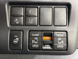 【両側パワースライドドア】スマートキーや運転席のスイッチで後席両側スライドドアの開閉が可能♪電動だから力を入れてドアを開ける必要が無く、小さなお子様でも簡単に開け閉めでき快適です♪