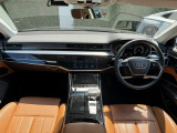 Audiのインテリアはエクステリア同様、優れたデザイン性とクオリティ、そして機能性を兼ね備えております。
